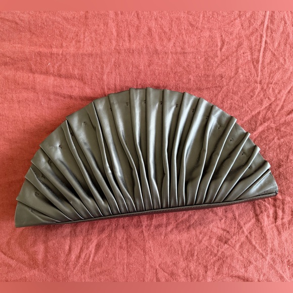 Cult Gaia Black Pleated Nala Clutch - Picture 4 of 5